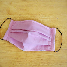 Eco-friendly face mask, face covering made with baby-pink 100% cotton fabric and featuring an adjustable nose wire for a perfect fit